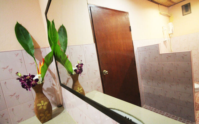 Lanta Sabai Hotel & Bungalows