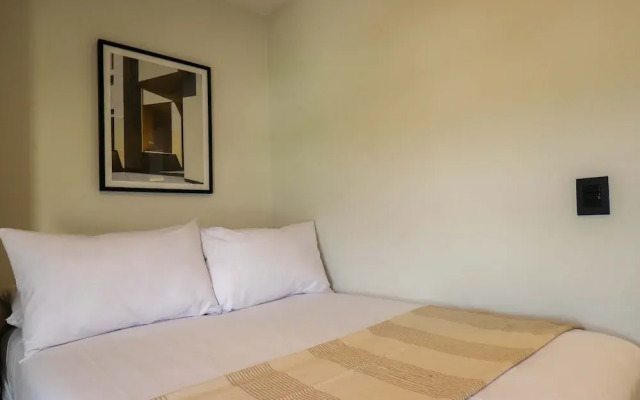w Elegant 2BR With Balcony in San Isidro