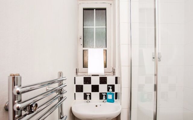 Riverside Cutty Sark 2 Bedroom Retreat