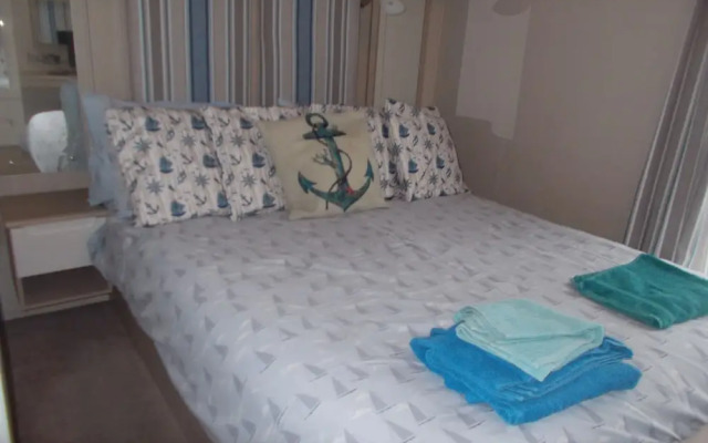 Stunning 3-bed Caravan in Abergele