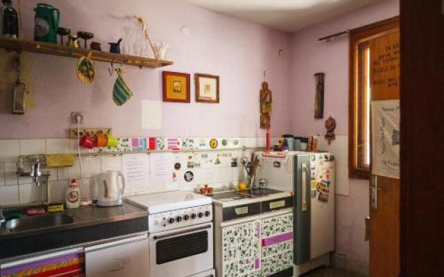 Ikar Hut Hostel