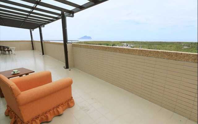 Meet Love at Pacific Ocean Turtle Island B&B