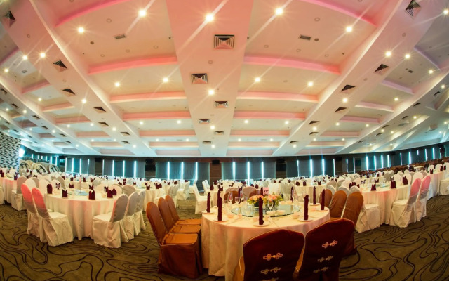 Royale Signature Hotel
