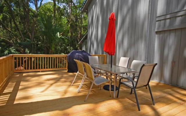 Wren Drive 18 by RedAwning