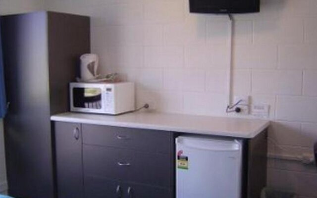 Cedar Lodge Motel Townsville