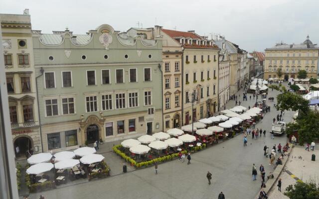 Main Market Square Apartments