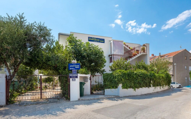 A1 - apt Near Beach With Patio, Parking and Grill