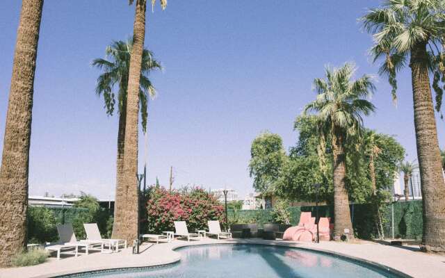 Egyptian Motor Hotel, Bw Signature Collection