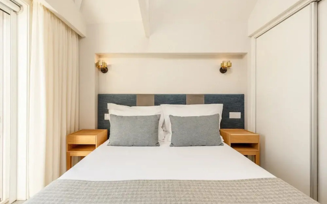River-view Apartment in Oporto for 4