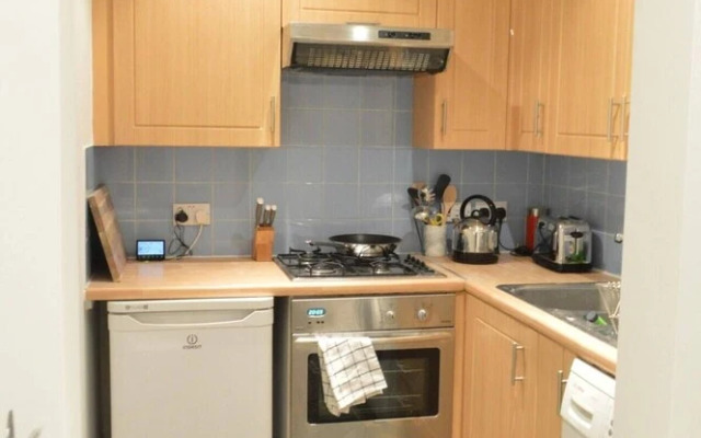 Bright 2 Bedroom Dalry Apartment