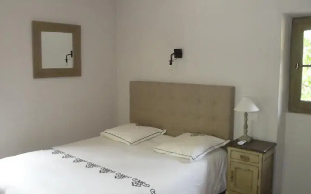 Provence Secrète - Entre Vigne & Pinède