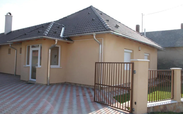 Dzsigoló Apartment