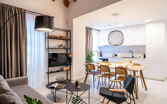 Agape Suite Old Town-Luxury Two Bedroom Apartment