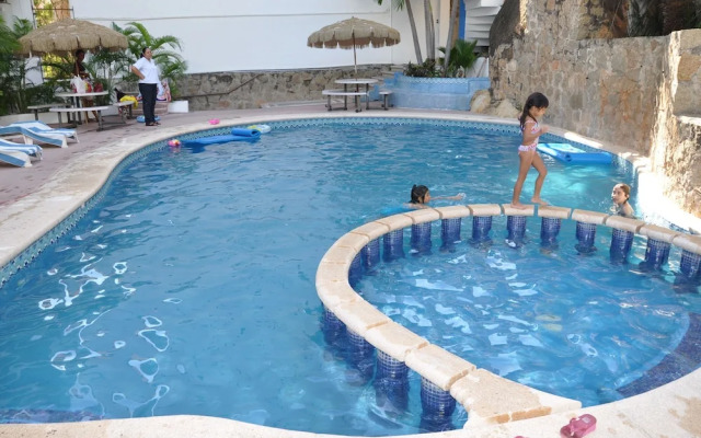 Caleta View Hotel and Bungalows