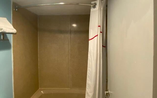 HomeTowne Studios By Red Roof Vero Beach - I-95