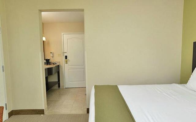 Lexington Inn and Suites - Effingham