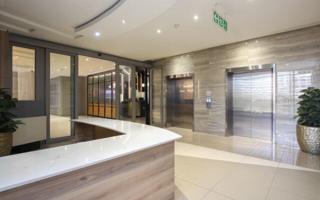 Sandton Smart Apartment Thirteen