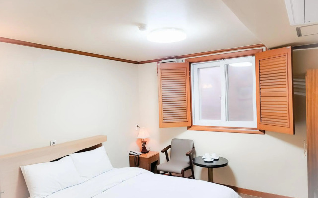 Noble Tourist Hotel Insadong