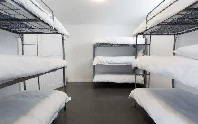 DS Backpackers Hostel