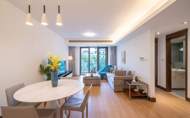 Tyms Modern 1BR 1BA Suite Xujiahui Shops