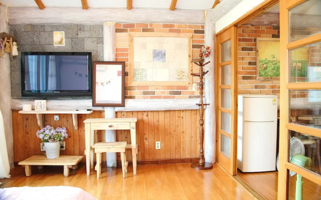 Seogwipobeautiful House Pension