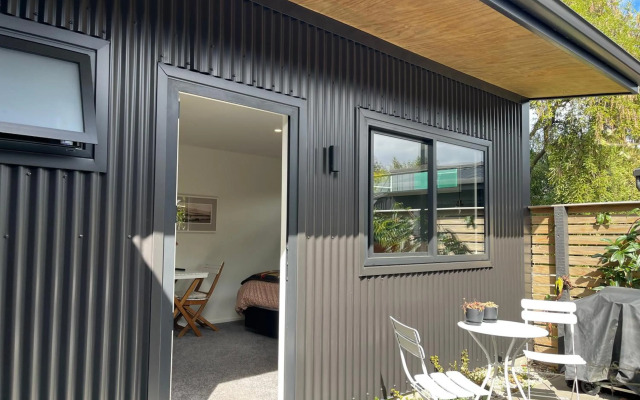 East Rock (Adults Only)