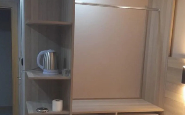 Moon Suit Otel