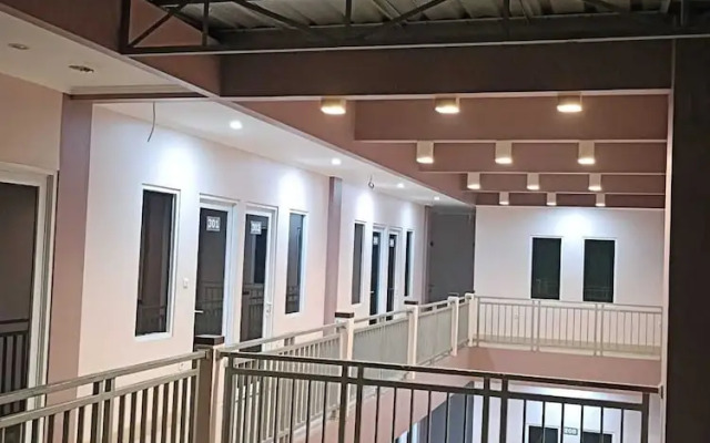 Karana Guesthouse Syariah Bandung & Luang Cafe