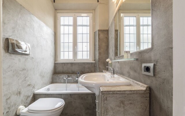 Great Terrace Flat a few Steps From Spanish Steps