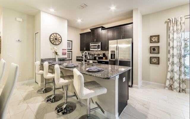 Luxury Disney 5 Bedroom Townhouse