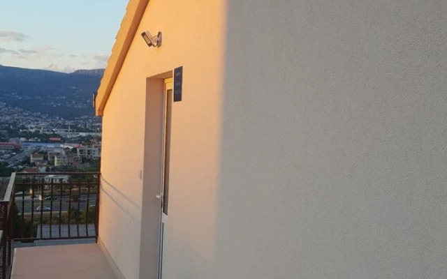 Apartment Doni