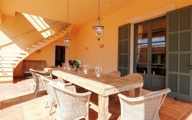 Elegant Luxury Villa in Santanyl With XL Pool