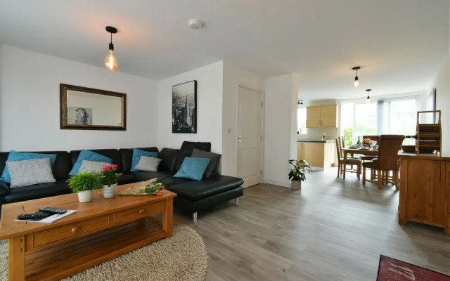 15 Pennant Place
