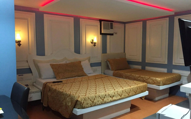 Icon Hotel Macapagal
