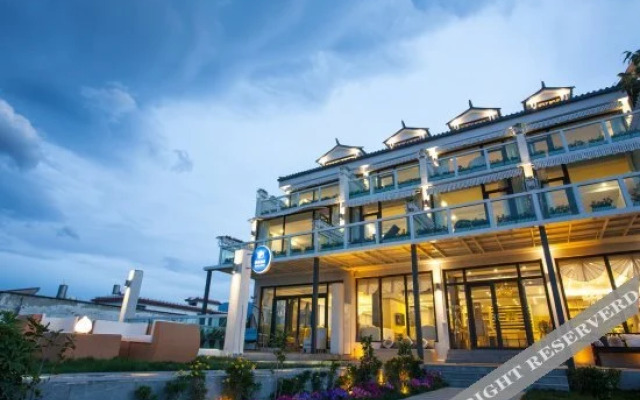 Yinhua Lake View Garden Hotel