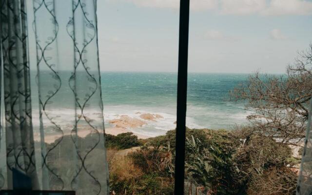 Hansmeyer Hill - 5 Bedroom House