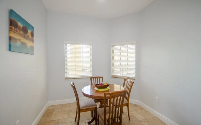 Vistalmar Two Bedroom Deluxe Apartment