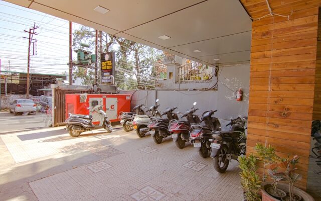 OYO Flagship 111 Canal Road