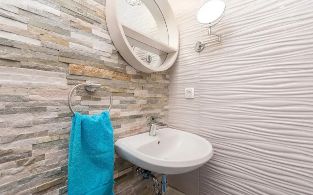 Amazing Home in Sukosan With 3 Bedrooms, Private Swimming Pool and Outdoor Swimming Pool