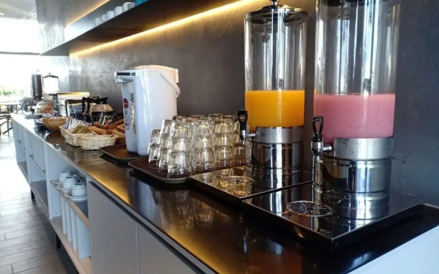 Expressionz Professional Suites by Rsq