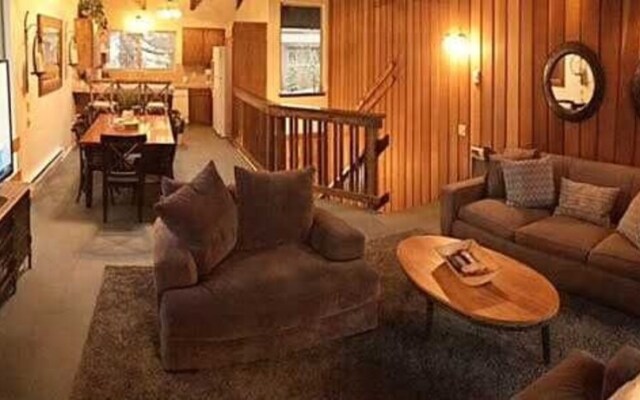 Mammoth S #228 2 Bedroom Condo