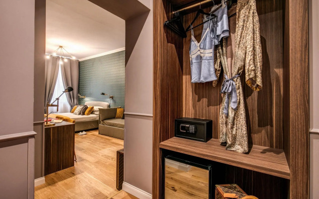 Tree Charme Parliament Boutique Hotel