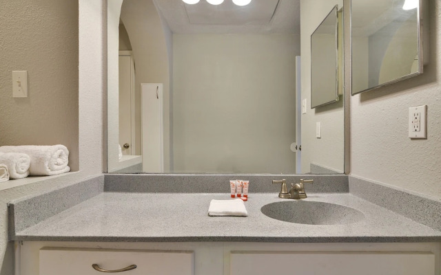 OYO Apartments at Champions Green