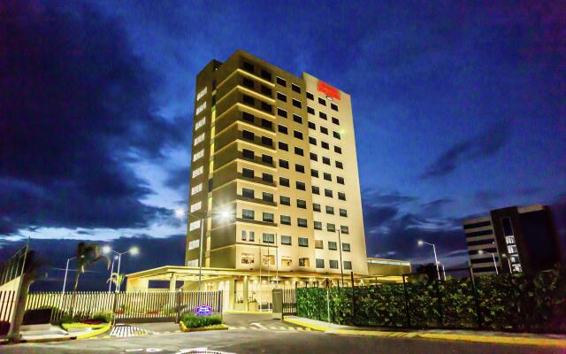 Hampton Inn & Suites by Hilton Puebla