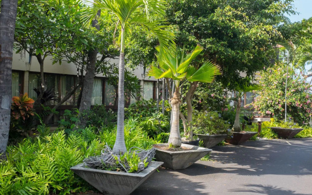 Uncle Billys Kona Bay Hotel