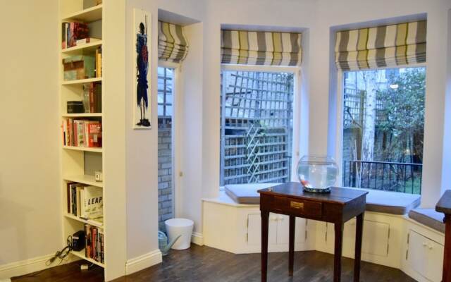 Stylish 2 Bedroom Flat In Putney