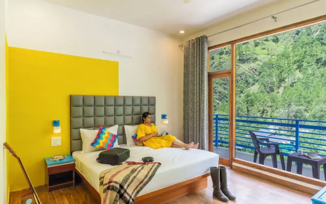 goSTOPS PLUS Kasol Manikaran Road, Bar and Hostel