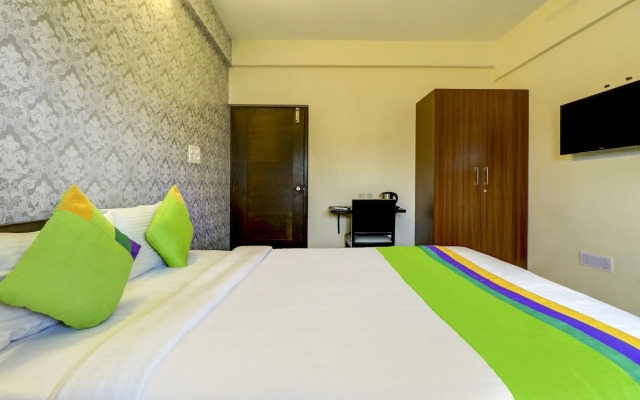 Hotel 12 Degrees West EGL