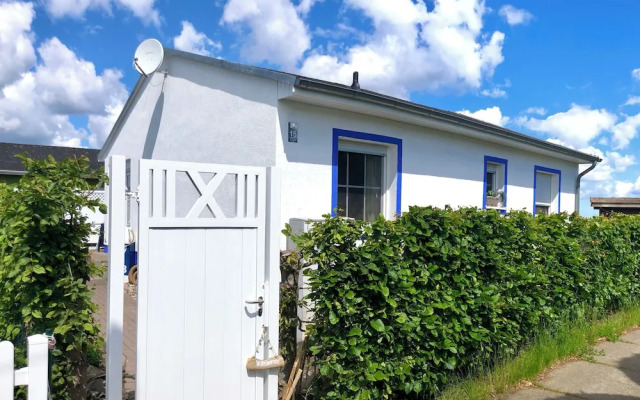 Serene Waterview Retreat 2 Bedrooms in Mönkebude, Germany