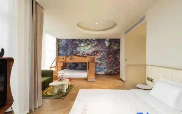 Yishu Waterfront Hotel